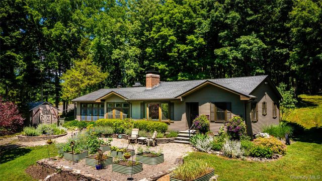 50 Field Road, Clinton Corners, NY 12514