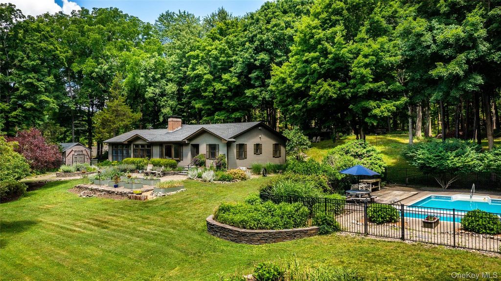 50 Field Road, Clinton Corners, NY 12514