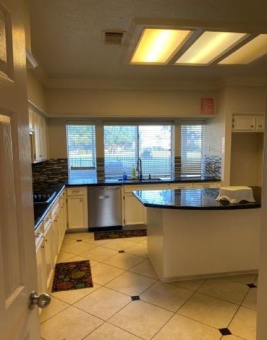 7915 Capri Circle, Houston, TX 77095