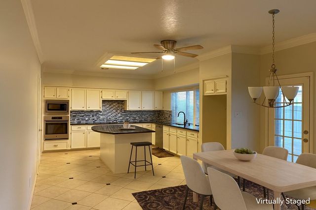 7915 Capri Circle, Houston, TX 77095