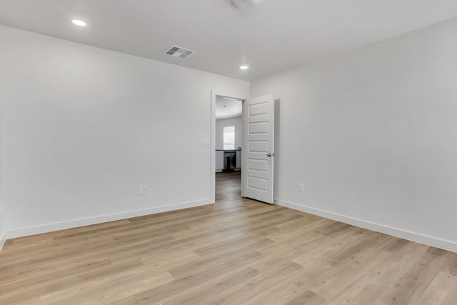 6333 Poppy Dr, Midland, TX 79705