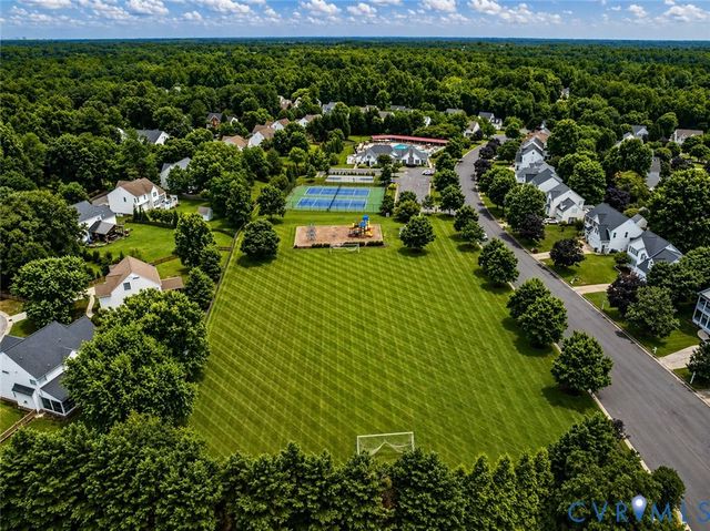 9473 Indianfield Dr, Mechanicsville, VA 23116