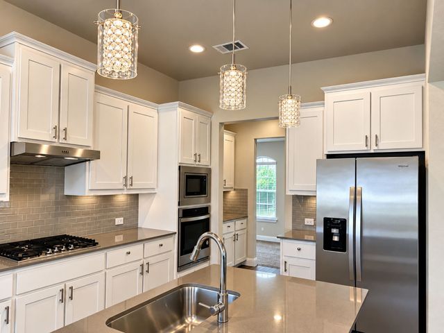 3628 W Walnut Ridge Drive, Grand Prairie, TX 76065