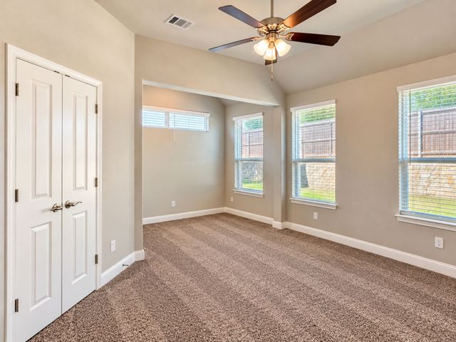 3628 W Walnut Ridge Drive, Grand Prairie, TX 76065
