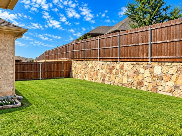 3628 W Walnut Ridge Drive, Grand Prairie, TX 76065