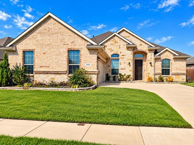 3628 W Walnut Ridge Drive, Grand Prairie, TX 76065