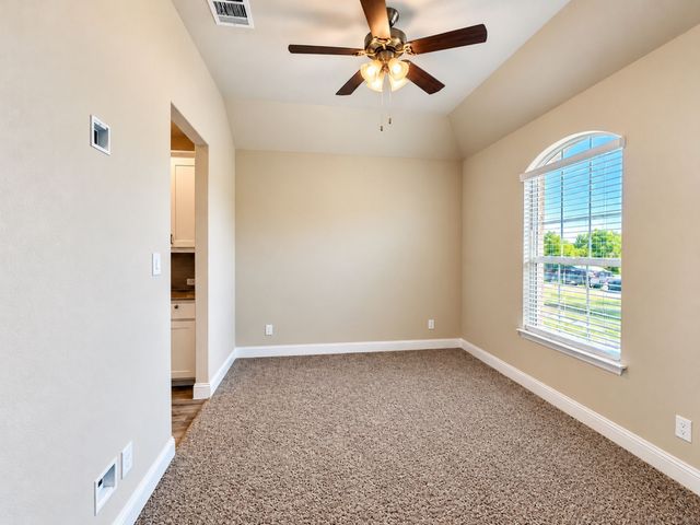 3628 W Walnut Ridge Drive, Grand Prairie, TX 76065