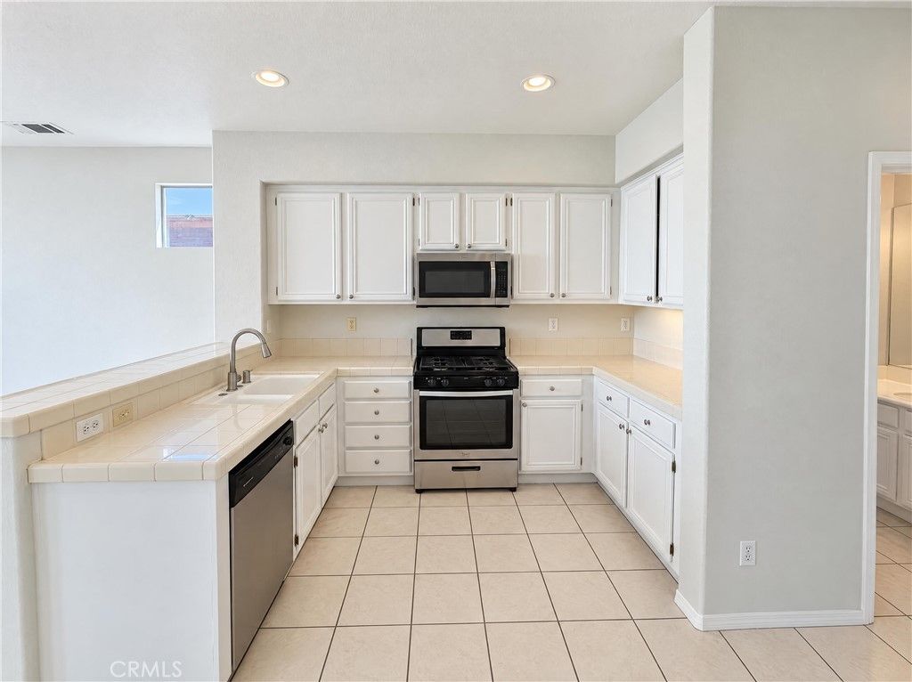 6814 Corybus, Chino, CA 91710 — photo 2
