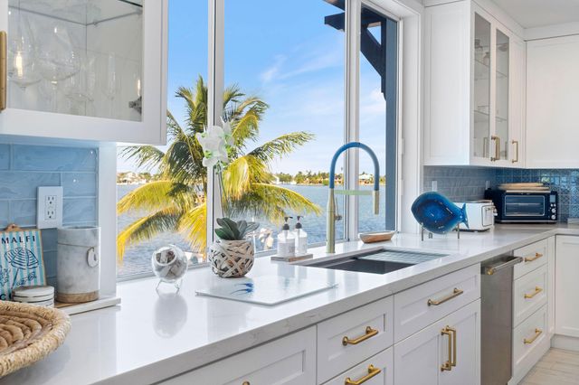 16745 Tamarind Road, Sugarloaf Key, FL 33042