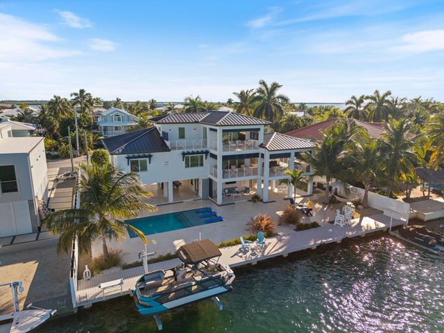 16745 Tamarind Road, Sugarloaf Key, FL 33042