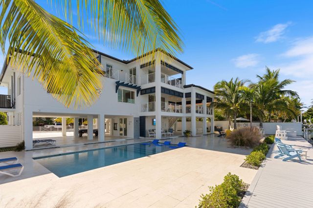 16745 Tamarind Road, Sugarloaf Key, FL 33042