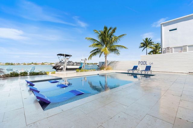 16745 Tamarind Road, Sugarloaf Key, FL 33042