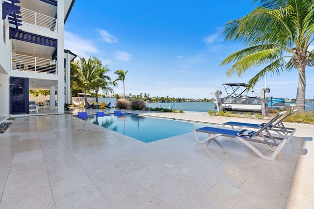 16745 Tamarind Road, Sugarloaf Key, FL 33042