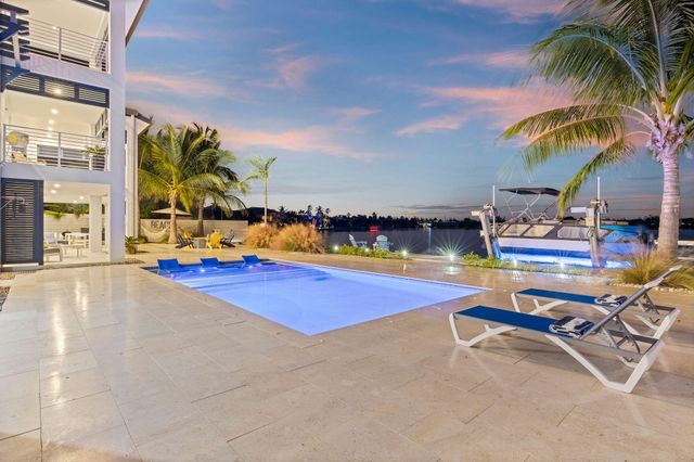 16745 Tamarind Road, Sugarloaf Key, FL 33042