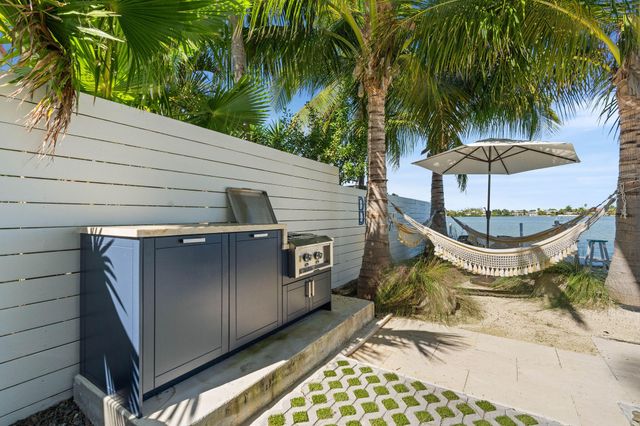 16745 Tamarind Road, Sugarloaf Key, FL 33042