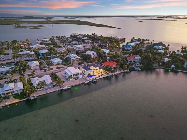 16745 Tamarind Road, Sugarloaf Key, FL 33042
