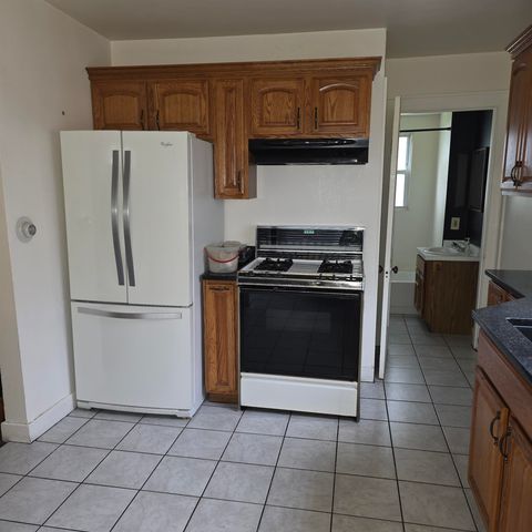 706 Oak Street, Essexville, MI 48732