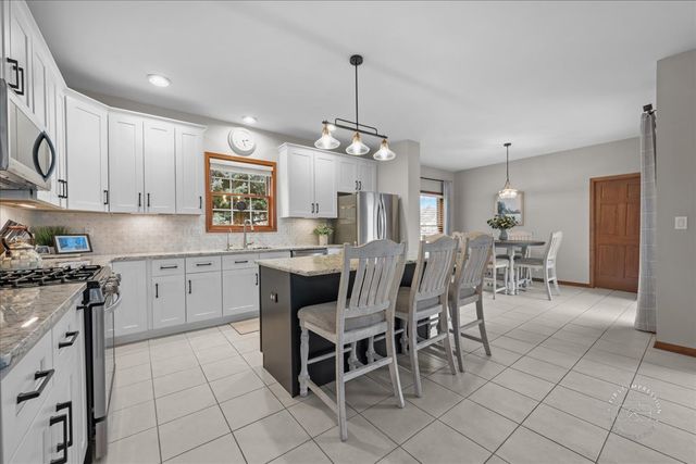 N515 Armstrong Lane, Geneva, IL 60134