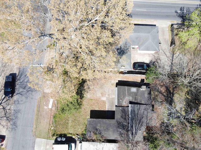 3250 Elm Dr, Baton Rouge, LA 70805