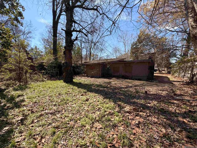 3250 Elm Dr, Baton Rouge, LA 70805