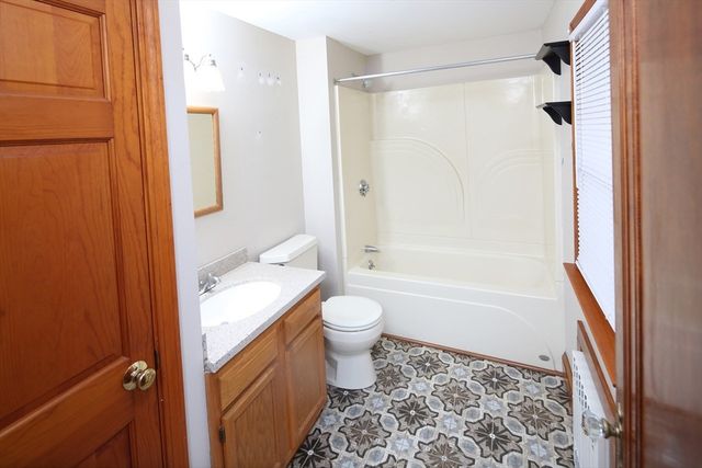 11 Elinor Rd, Weymouth, MA 02190