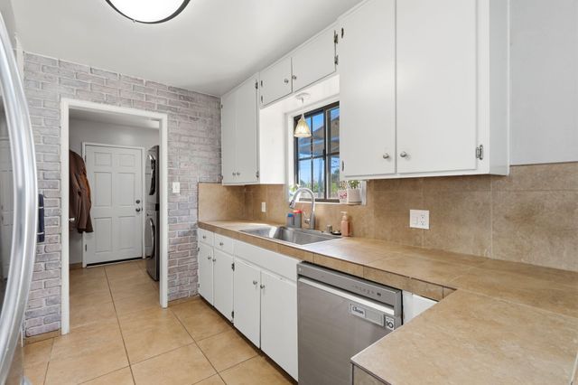 876 Cardoza, Tulare, CA 93274