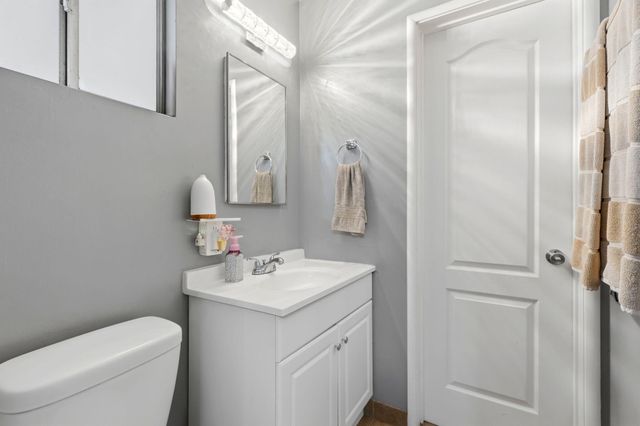 876 Cardoza, Tulare, CA 93274