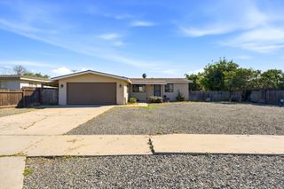 876 Cardoza, Tulare, CA 93274
