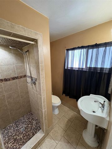 22190 Cloverlawn Street, Oak Park, MI 48237