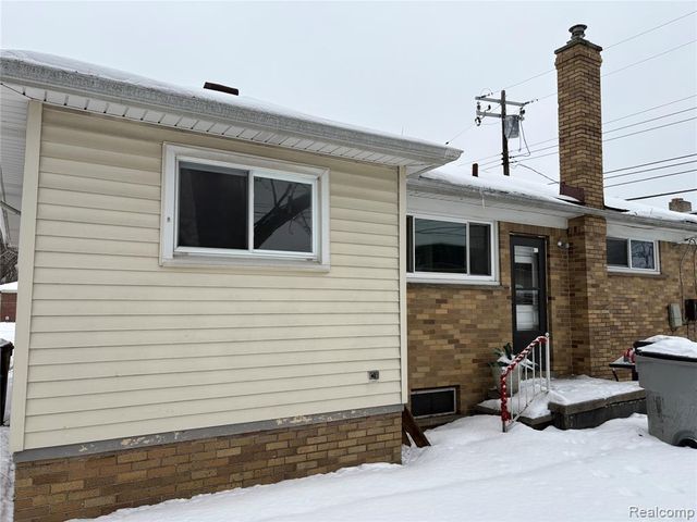 22190 Cloverlawn Street, Oak Park, MI 48237