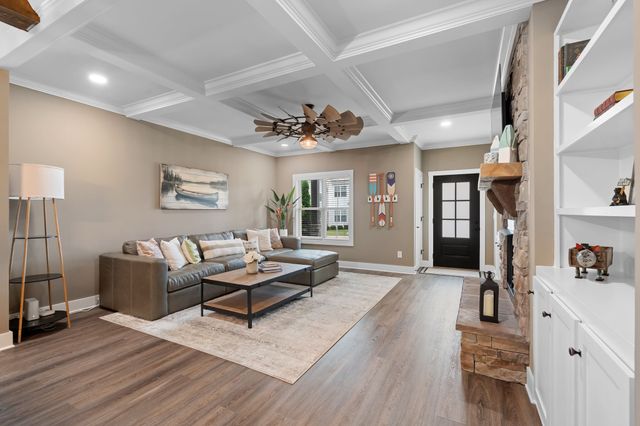 309 Campfire Ct, Winchester, TN 37398
