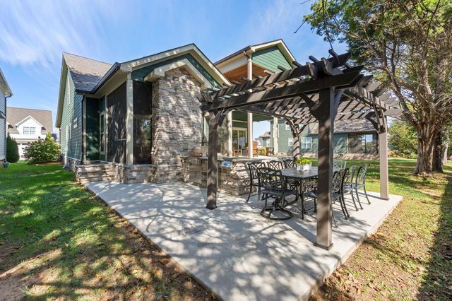 309 Campfire Ct, Winchester, TN 37398