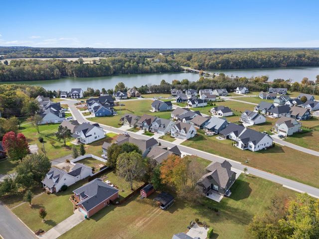 309 Campfire Ct, Winchester, TN 37398