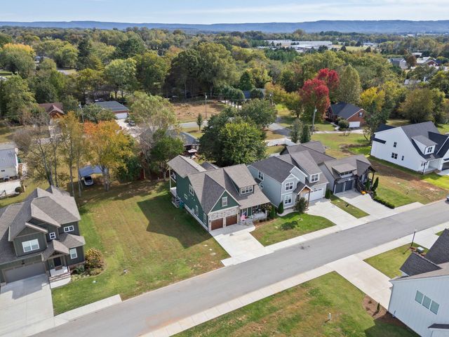 309 Campfire Ct, Winchester, TN 37398
