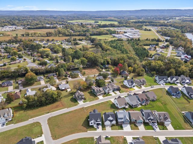 309 Campfire Ct, Winchester, TN 37398