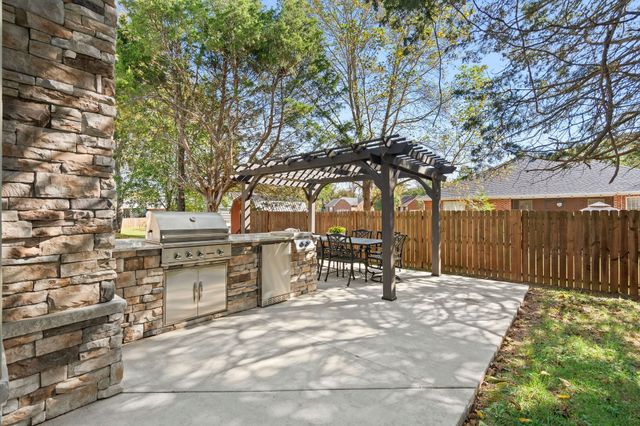 309 Campfire Ct, Winchester, TN 37398