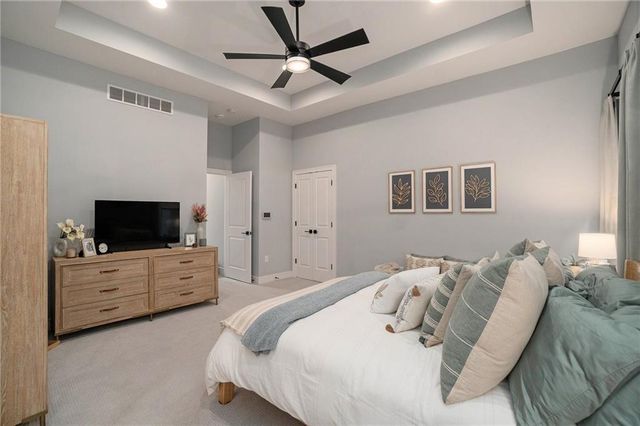 3238 SW Pergola Park Drive, Lee's Summit, MO 64081