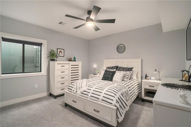 3238 SW Pergola Park Drive, Lee's Summit, MO 64081