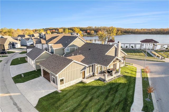 3238 SW Pergola Park Drive, Lee's Summit, MO 64081