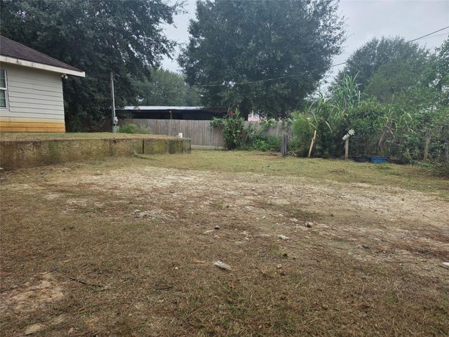 269 County Road 3416, Cleveland, TX 77327