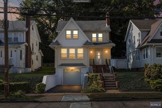 692 Chestnut Avenue, Teaneck, NJ 07666