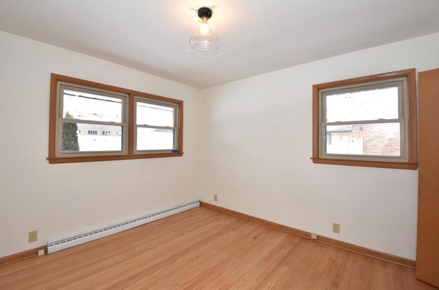 1625 W Leroy AVENUE, Milwaukee, WI 53221