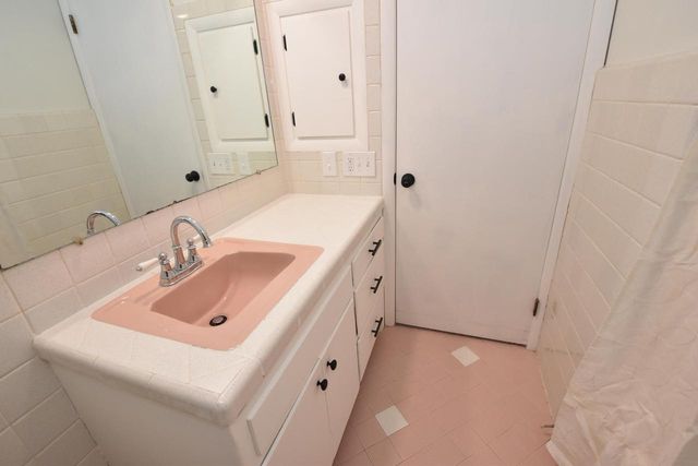 1625 W Leroy AVENUE, Milwaukee, WI 53221