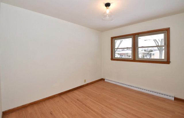 1625 W Leroy AVENUE, Milwaukee, WI 53221