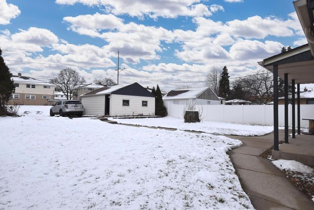 1625 W Leroy AVENUE, Milwaukee, WI 53221