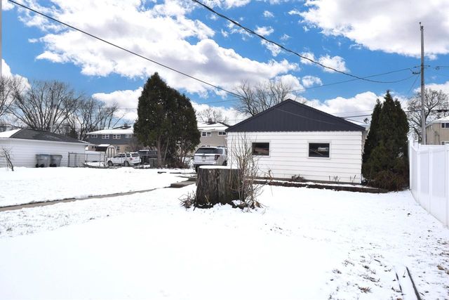 1625 W Leroy AVENUE, Milwaukee, WI 53221