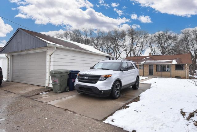 1625 W Leroy AVENUE, Milwaukee, WI 53221