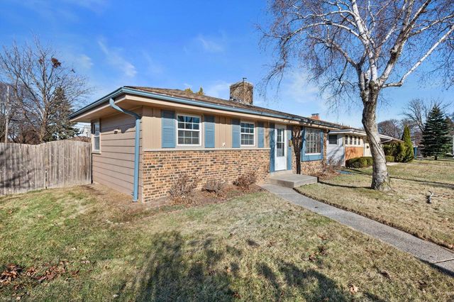 8530 W Holt AVENUE, Milwaukee, WI 53227