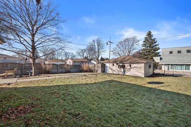 8530 W Holt AVENUE, Milwaukee, WI 53227