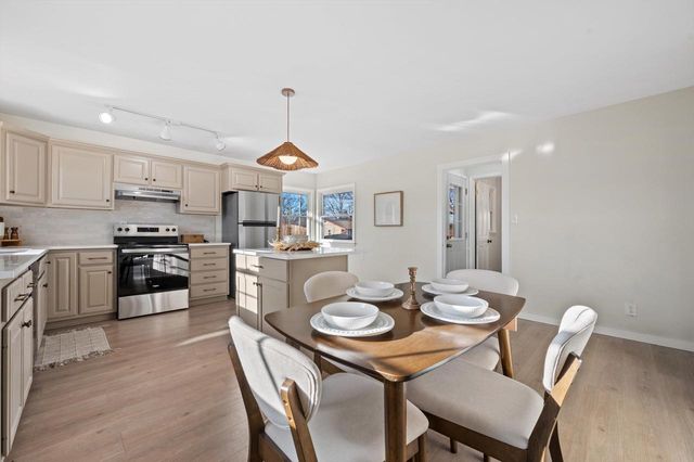 8530 W Holt AVENUE, Milwaukee, WI 53227